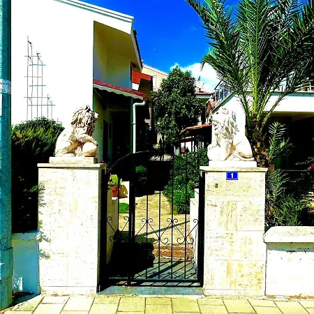 Washington, In The Center Of Fethiye, By Sea * Fethiye